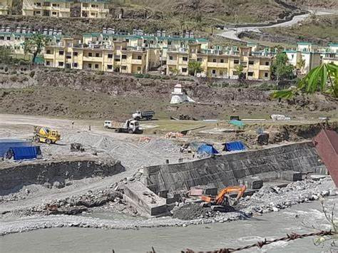 तटबन्ध निर्माण रोक्न प्रजिअलाई ज्ञापनपत्र, अविलम्ब कूटनीतिक पहल थाल्न एमालेको माग