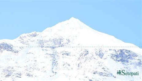 मकालु हिमाल आरोहण गर्ने क्रममा एक अमेरिकी नागरिकको मृत्यु