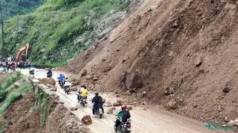 पहिराले गुल्मीको रिडी–वामीटक्सार सडकमा आवागमन रोकियो